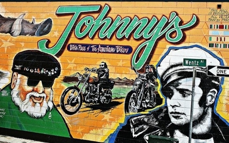 Mural featuring Marlon Brando (Wild One movie) and Wino Willie (Boozefighters motorcycle club) at Johnny's Bar and Grill in Hollister, CA